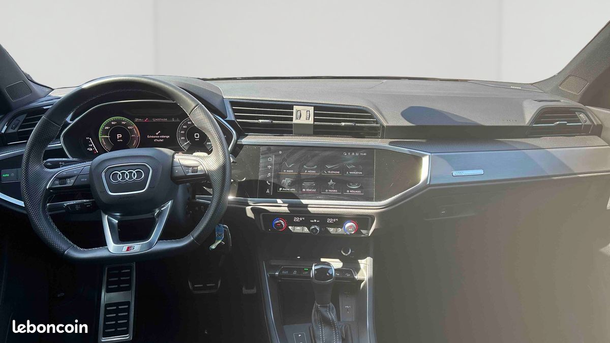 AUDI Q3 45 TFSIe 245 ch S tronic 6 S line (image 9)