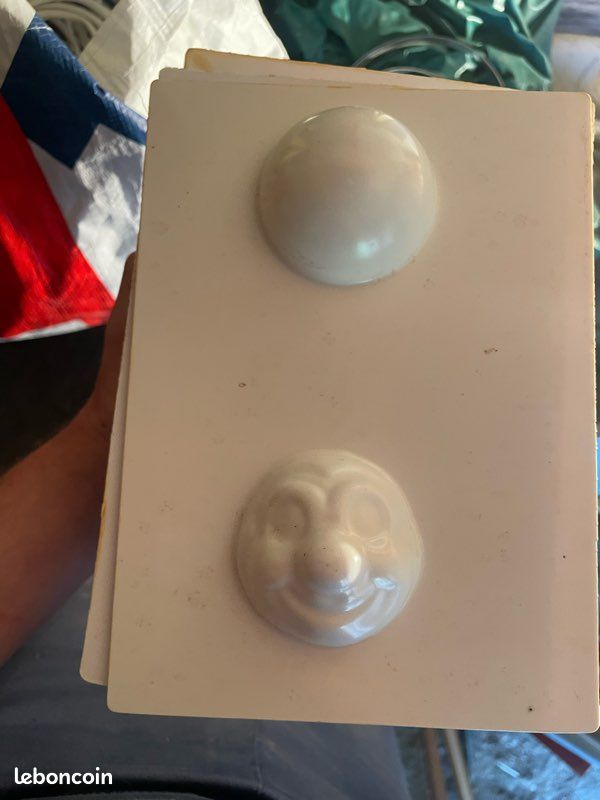 12 moules chocolat visage (image 1)