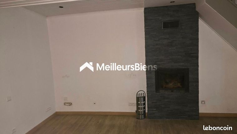 https://img.leboncoin.fr/api/v1/lbcpb1/images/03/17/cd/0317cdfc5daed07f9d3f3ec66e6e3d7d75c8264d.jpg?rule=ad-image