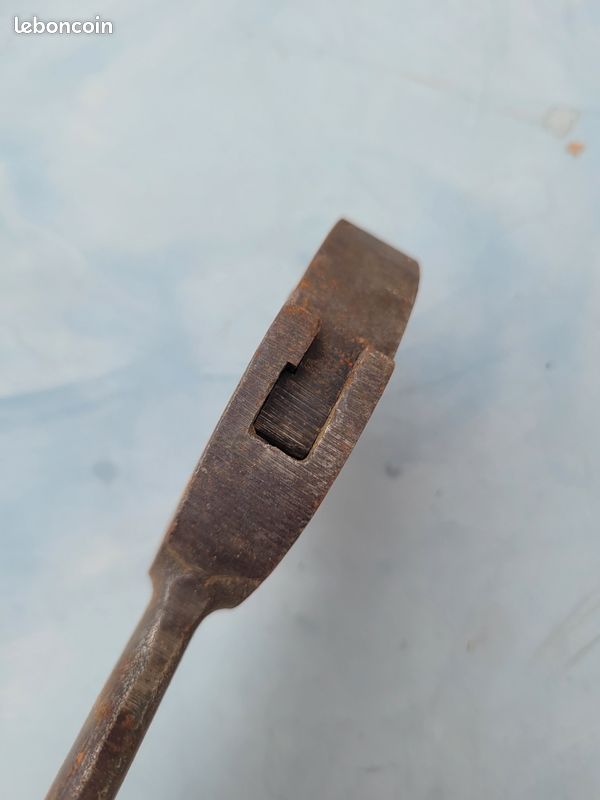 Outil Clée à molette ancienne (image 11)