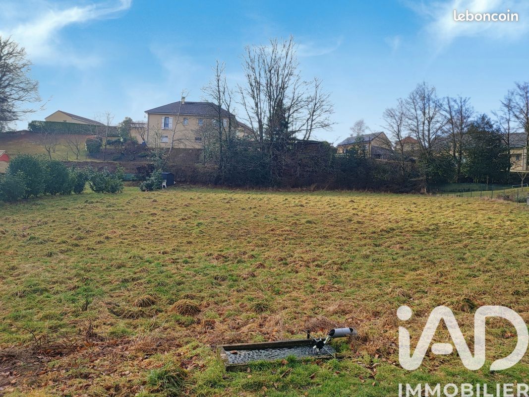 Terrain 1385 m² · à Lafeuillade-en-Vézie · 1 385 m² · 25 000 €