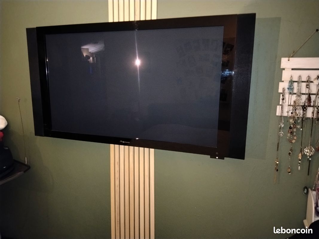 Téléviseur Full HD 40 101 cm THOMSON 40FA2S13 - Téléviseur