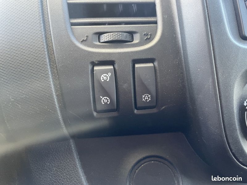 Renault TRAFIC III FG L2H2 1200 2.0 DCI 145CH ENERGY GRAND CONFORT E6 (image 26)