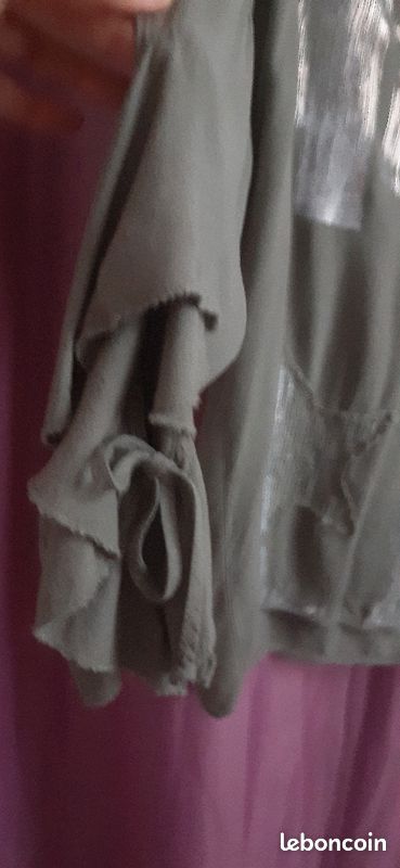 Jolie tunique kaki, 38, marque italienne porte 1 fs, motifs argentés dur le devant, noeud en bas (image 5)