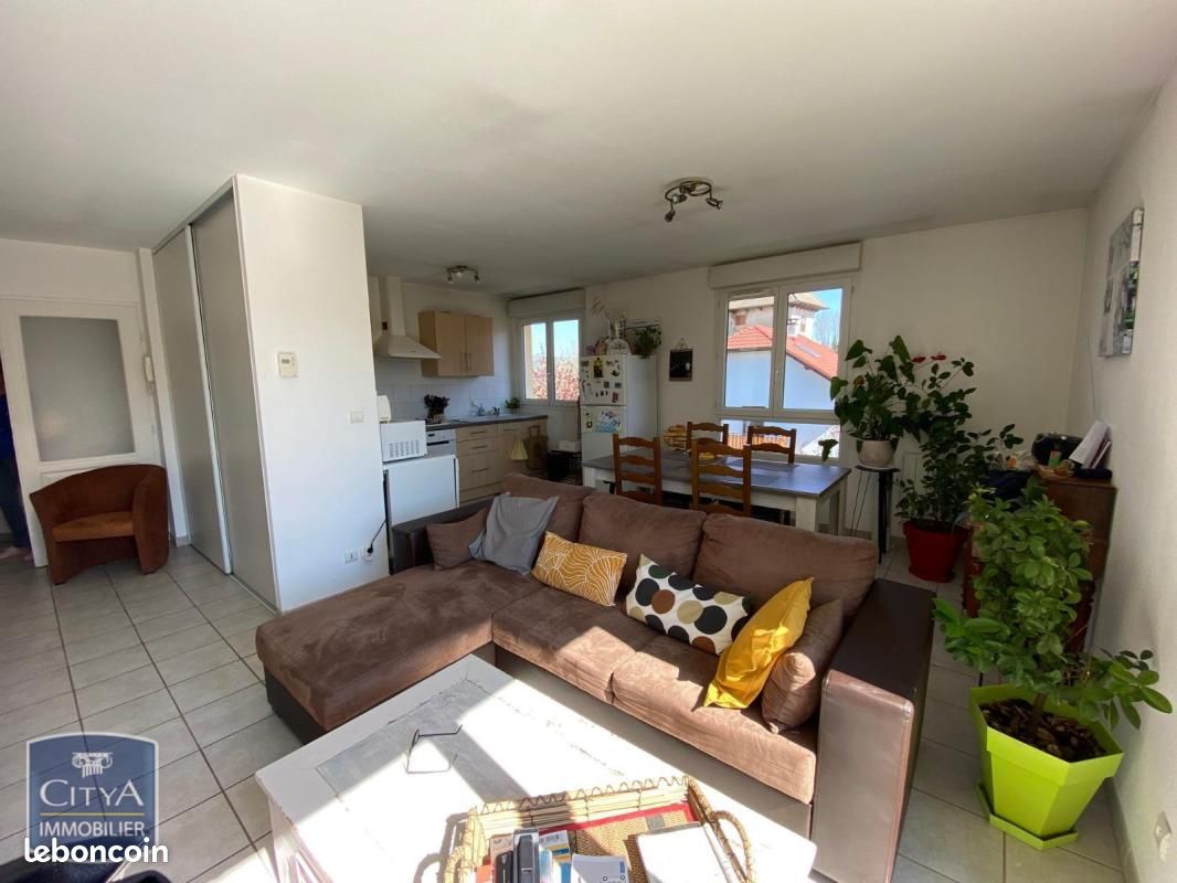 Appartement 2 pièces 54 m² · à Oyonnax · 54 m² · 675 €