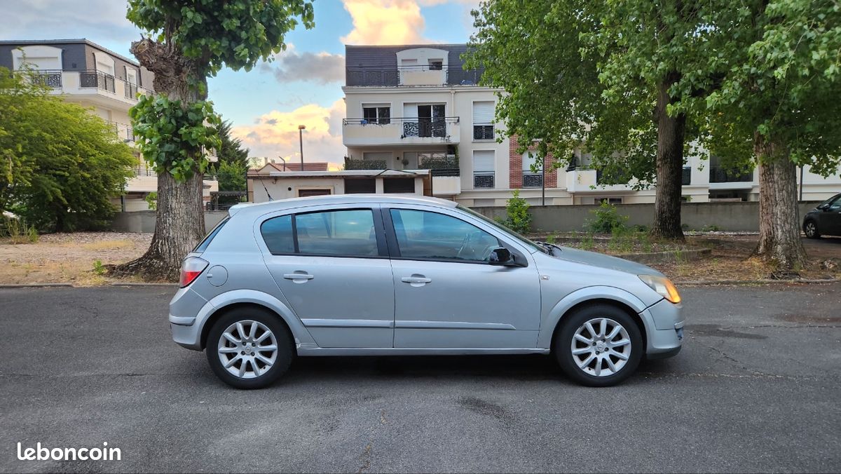 Opel Astra H (image 2)