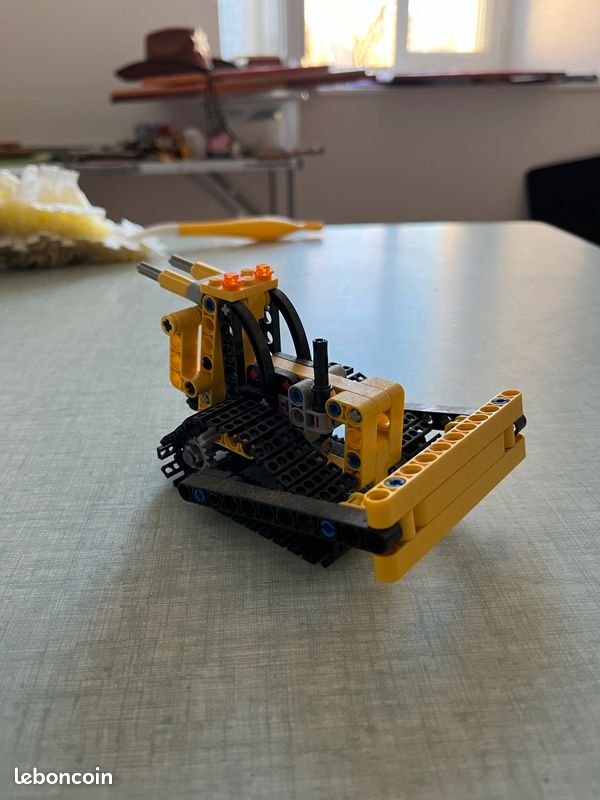 Lego Tracked Grue 9391 (image 2)