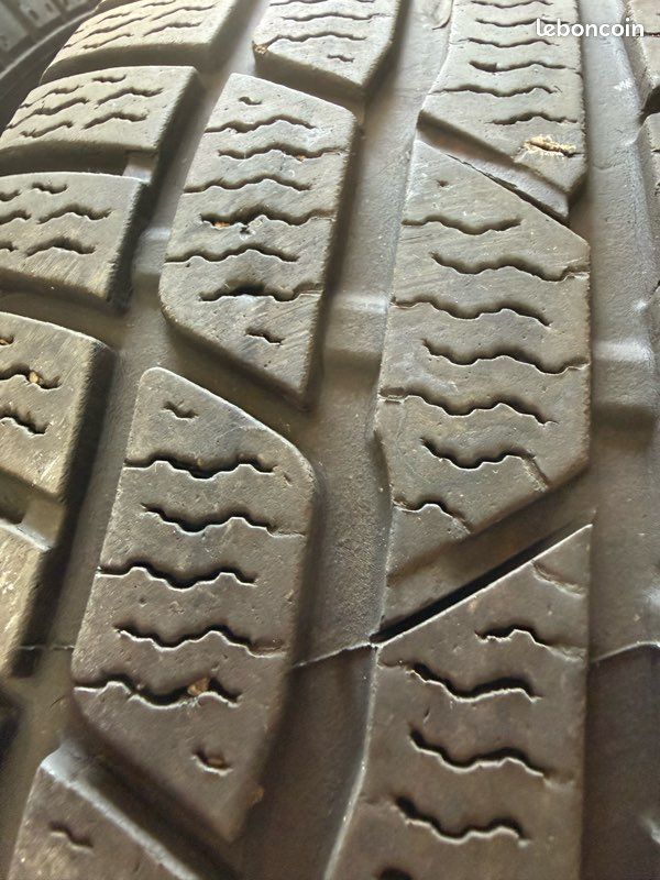 2 pneus 205/60/16 contiwinter contact (image 2)
