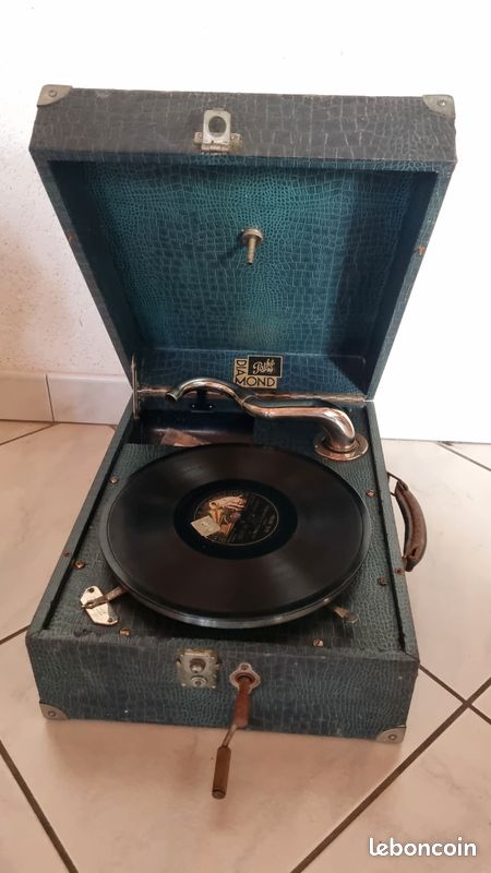Gramophone (image 1)