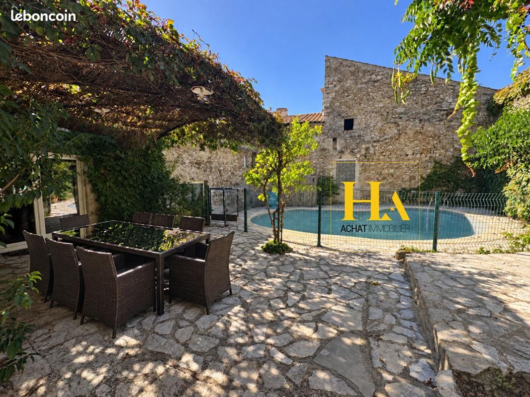 Maison 18 pièces 433 m² · à Saint-Marcel-d'Ardèche · 433 m² · 367 000 €