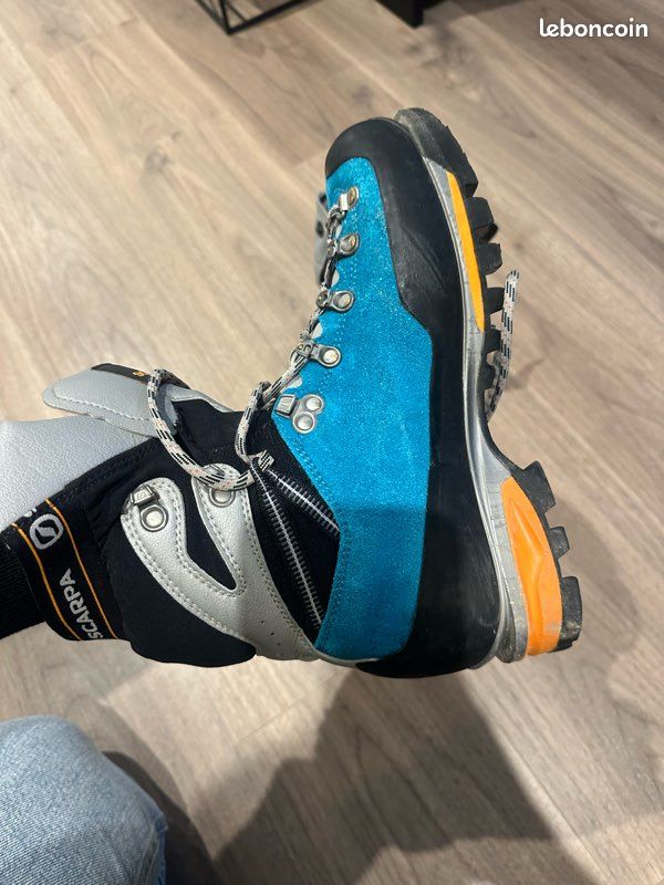 Chaussures D'alpinisme SCARPA, Taille 40, Occasion, Made In Italy