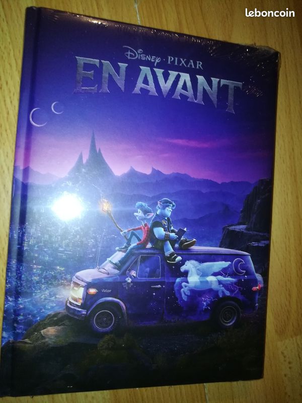 Livre d activités et de coloriages du film Disney Pixar «en avant» (image 1)