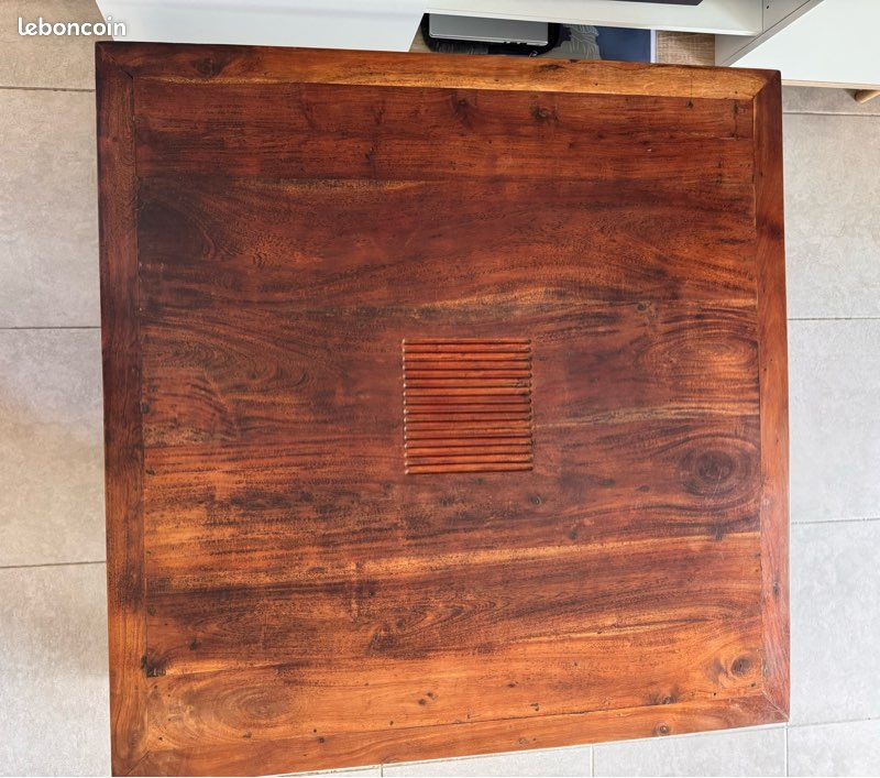 Table basse carrée (image 1)