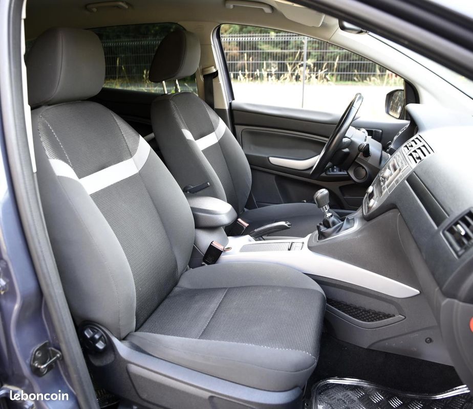 FORD KUGA 2.0 TDCi FAP - 140ch - Finition Trend - Garantie 12 mois (image 8)