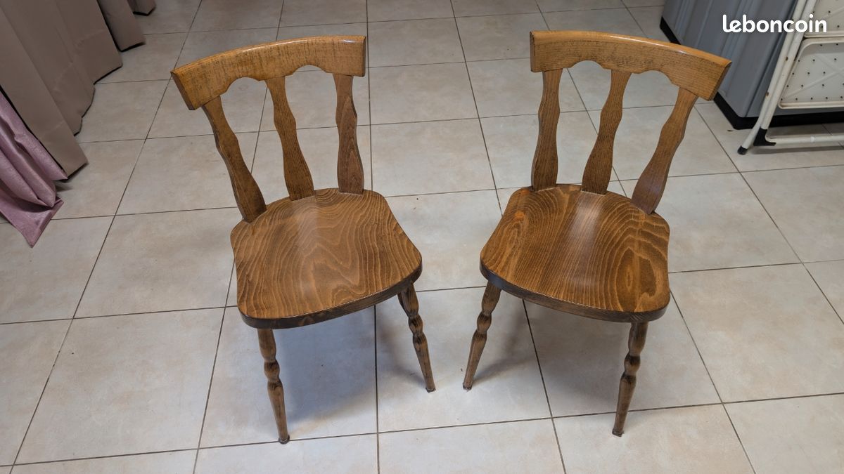 Table et deux chaises (image 4)