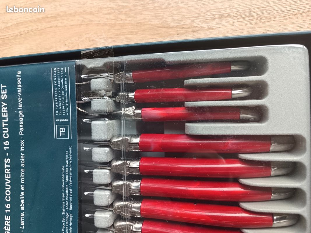 Ménagère Laguiole 16 Pièces Rouge - Acier Inoxydable 18/0, Manches ABS, Design Contemporain, Fabriqué En France