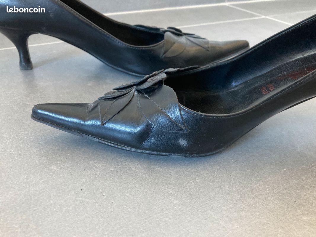Escarpins San Marina En Cuir Verni Noir - Taille 40 - Talons Aiguille 4 Cm - Occasion Très Bon état