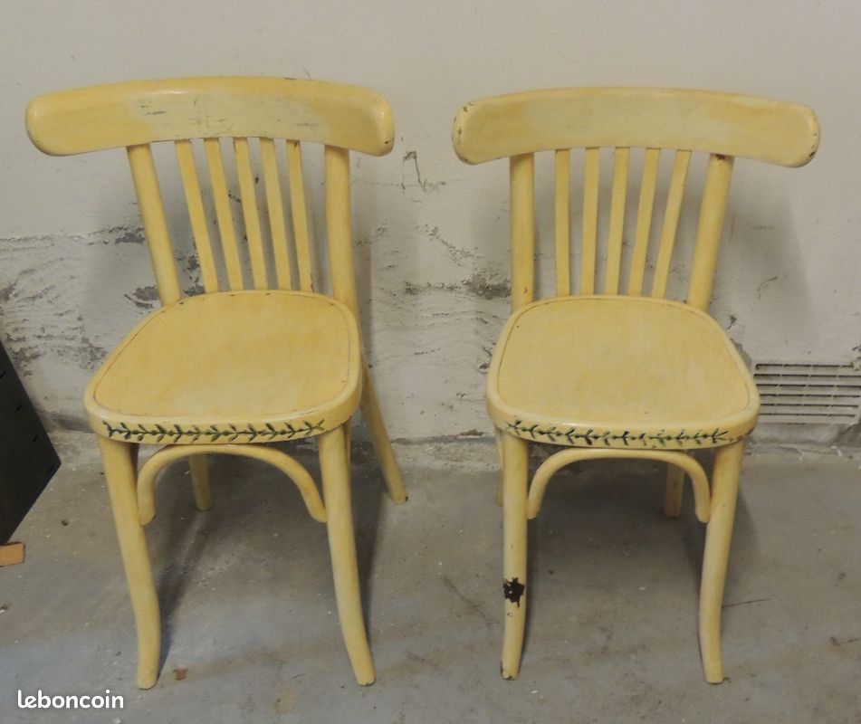 2 chaises en bois peint a renover (image 1)