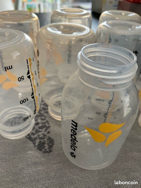 Vend 11 pots Medela tire-lait avec 2 tétines (image 4)