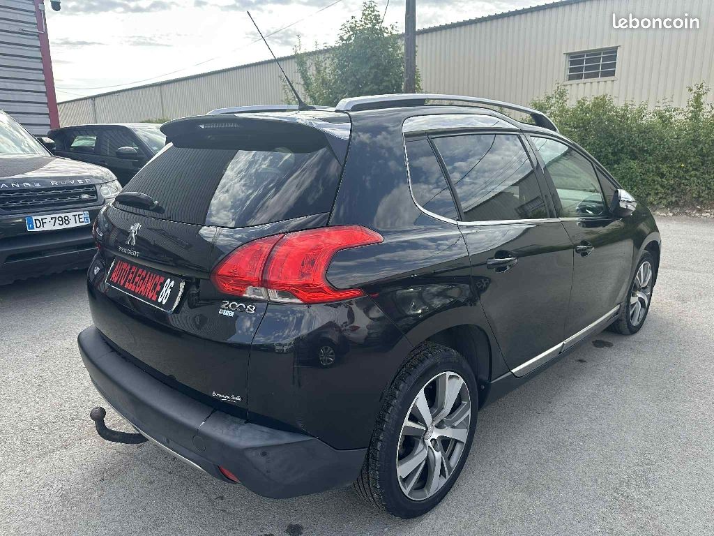 Peugeot 2008 1.6 e-HDi 115ch FAP BVM6 Allure (image 4)