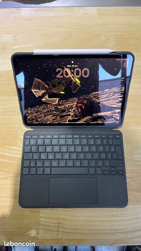 IPad Pro M2 256Go Wi-Fi + Cellular garantie 10/2026 + Apple Pencil 2 + Logitech Combo Touch (image 1)