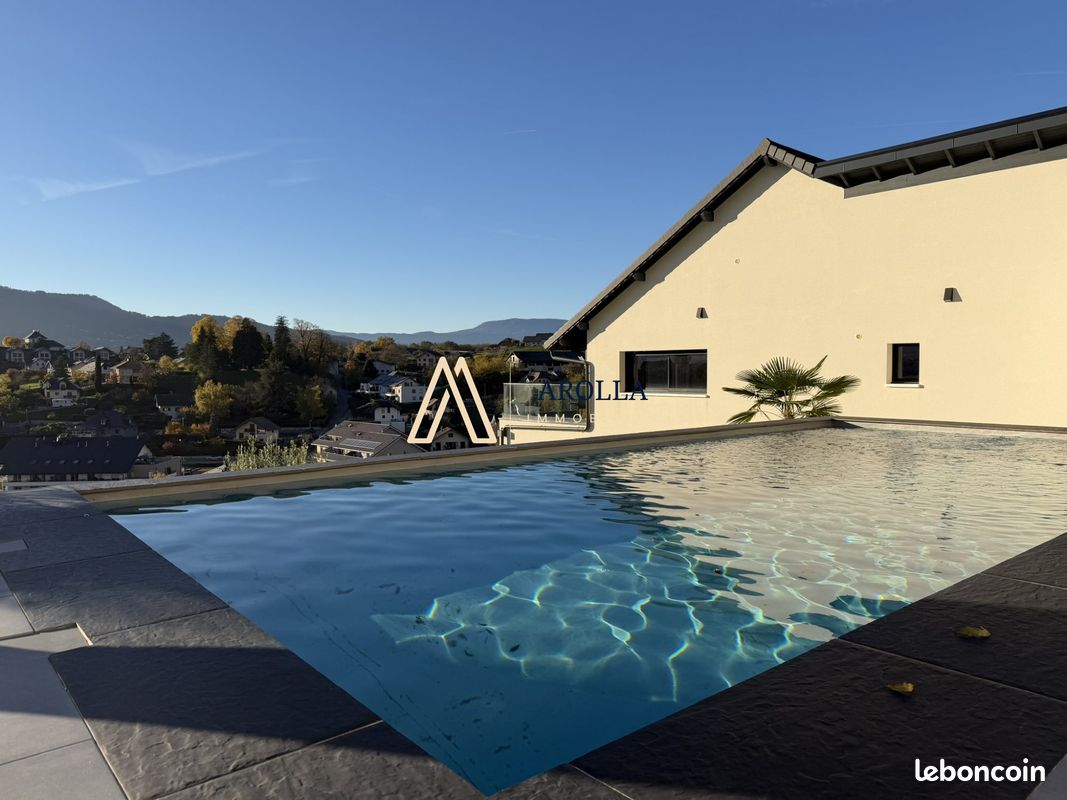 Maison 6 pièces 227 m² · à Saint-Jeoire-Prieuré · 227 m² · 890 000 €