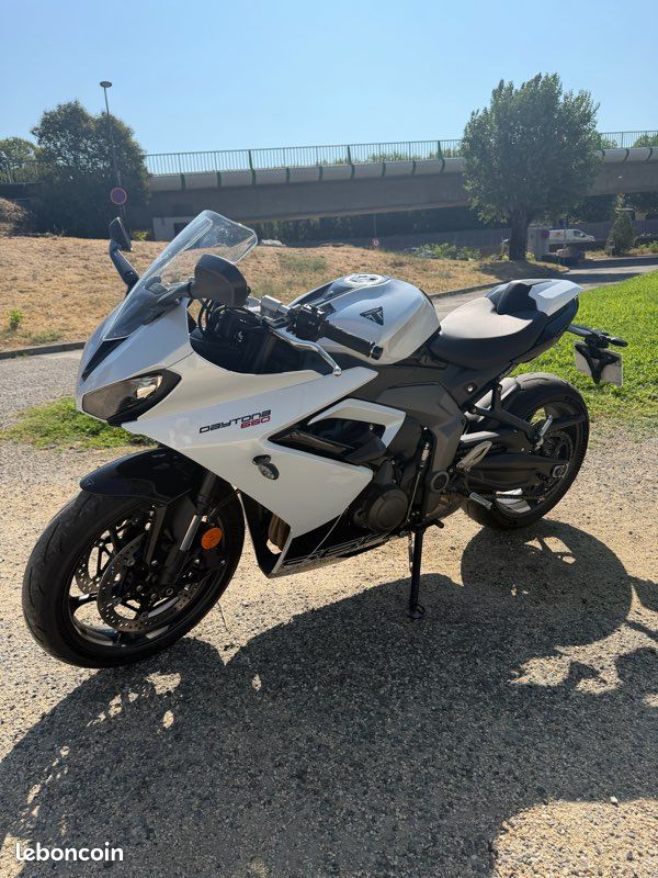 Daytona 660 (image 1)