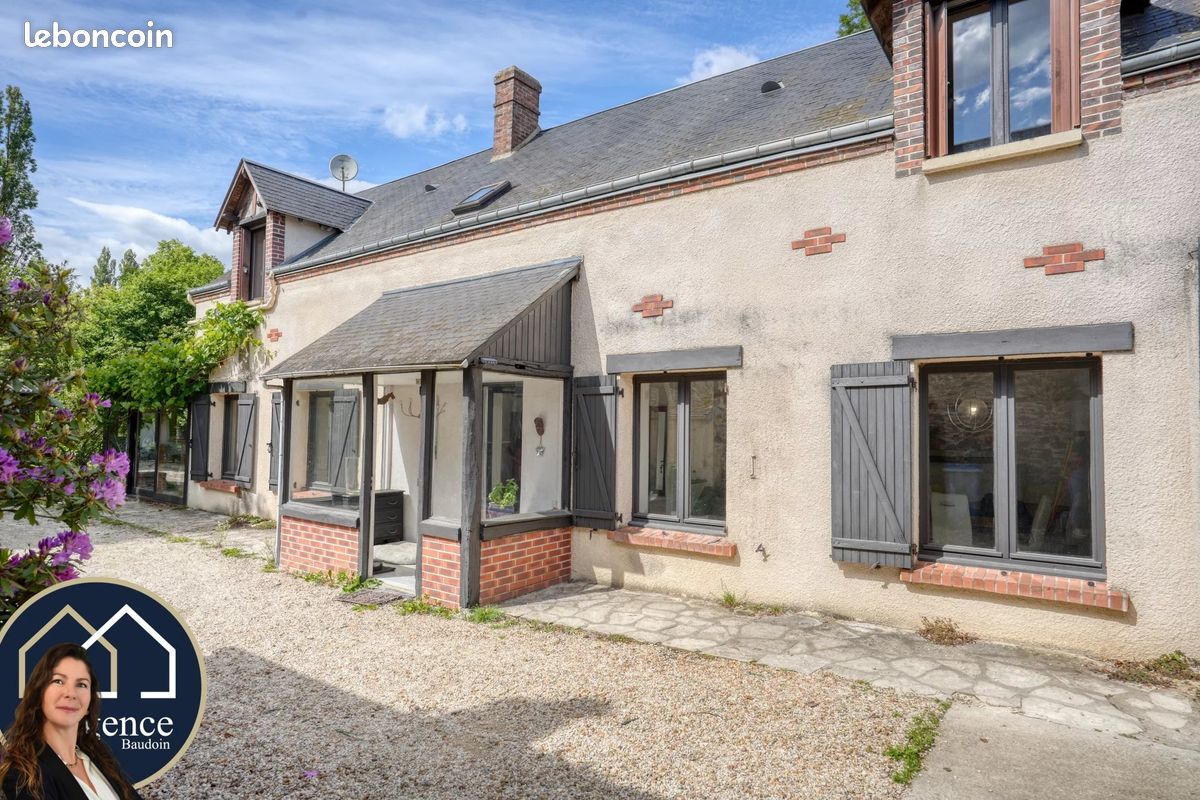 Maison 9 pièces 277 m² · à La Boissière-École · 277 m² · 521 000 €