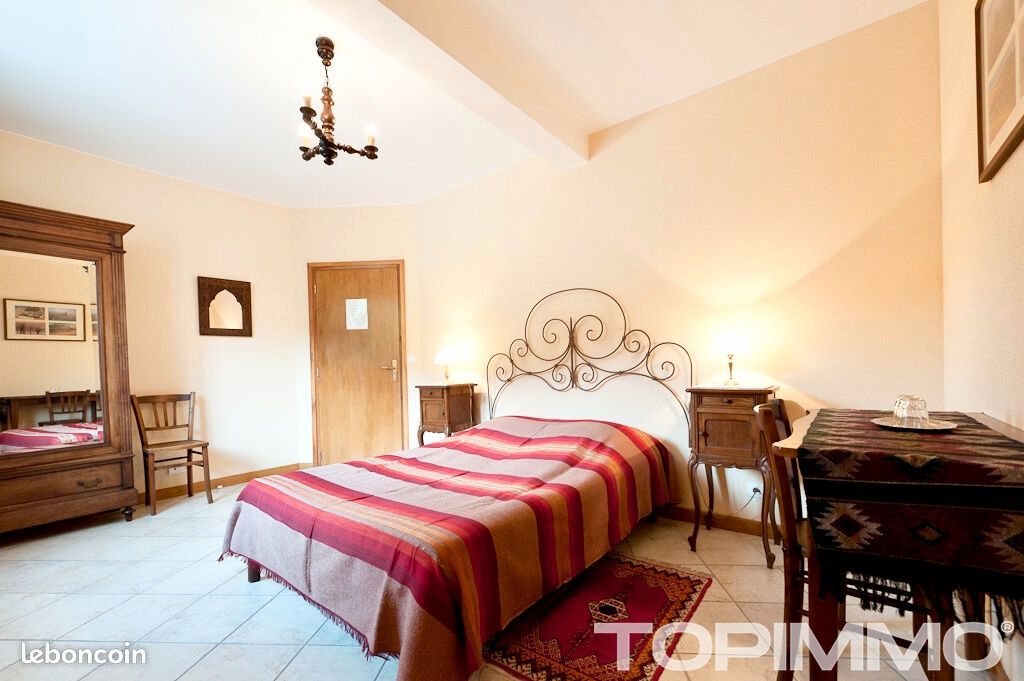 Propriété 9 pièces 228 m² (image 9)