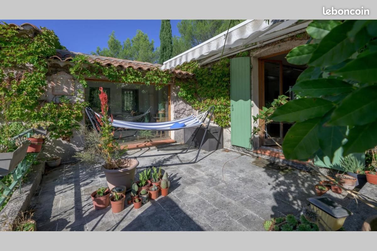 Maison 9 pièces 265 m² · à Rognes · 265 m² · 995 000 €