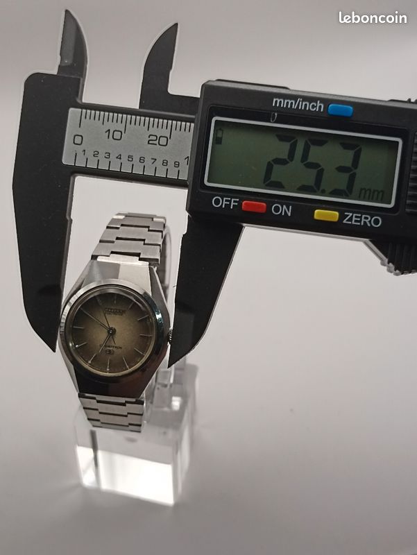 Montre Vintage Citizen Electronic Cosmotron - Chrono, Jour/date, étanche, Ref 7803