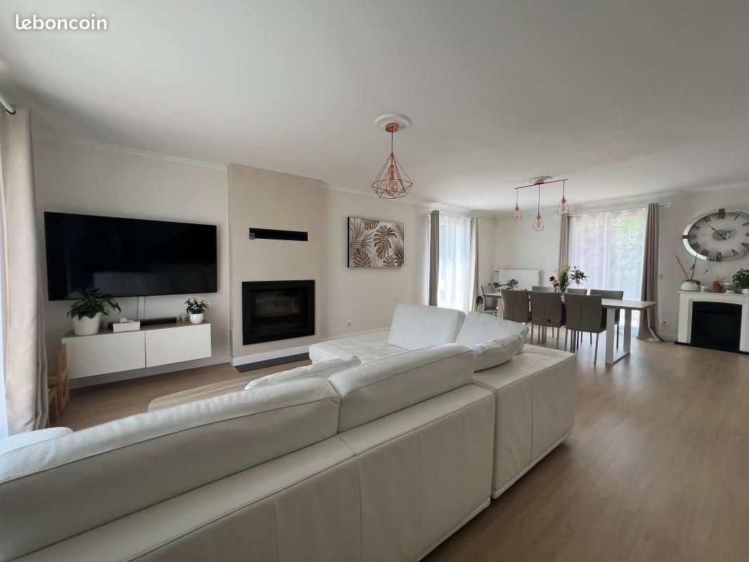 Maison 6 pièces 141 m² · à Évry-Courcouronnes · 141 m² · 447 000 €