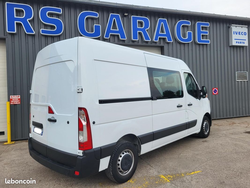 RENAULT MASTER L2H2 T35 FOURGON 2.3 Blue DCI 150 GRAND CONFORT CABINE APPROFONDIE FIXE 07 PLACES avec HABILLAGE BOIS COMPLET + SUSPENSION RENFORCÉE + GPS + CAMÉRA + RADARS ( Prix de Vente 25 990 HT ) (image 2)