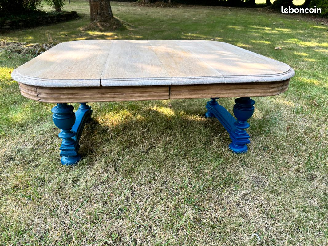 Table (image 3)