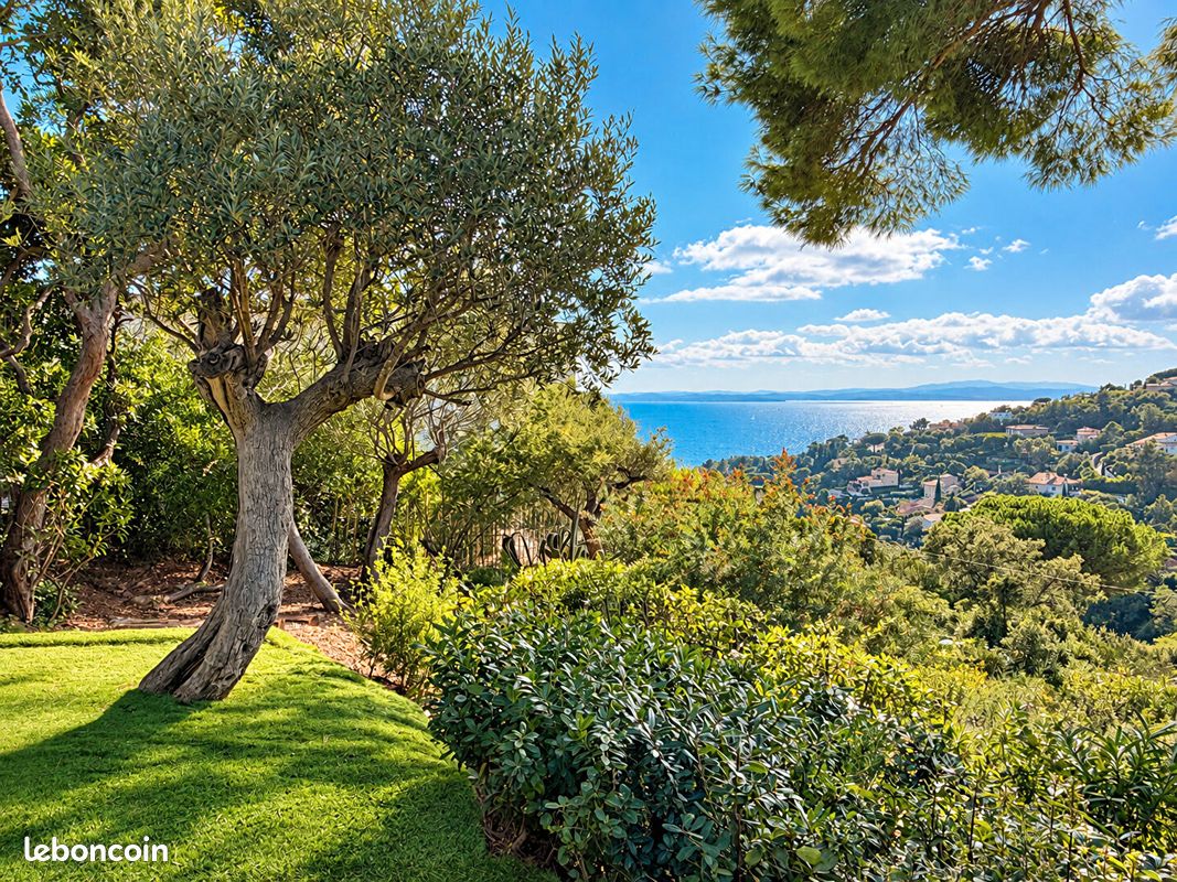 Maison 7 pièces 155 m² · à Roquebrune-sur-Argens · 155 m² · 1 995 000 €