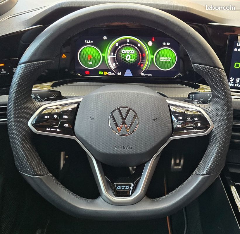 VOLKSWAGEN GOLF 8 GTD - 2.0 TDI 200ch - DSG7 - FULL OPTIONS (Boule d'attelage, Android auto & Apple CarPlay, HUD) (image 4)