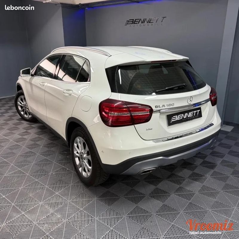Mercedes Classe Gla (2) 180 SENSATION 7G-DCT - CAMERA/CARPLAY/CLIM/BOITE AUTO/GPS - GARANTIE 3MOIS (image 11)
