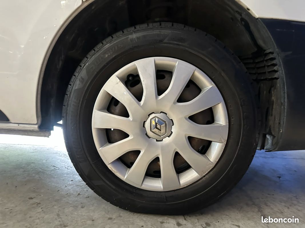 RENAULT Trafic Fg 1.6 D 125ch Grand Confort - 2018 - Bluetooth - Régulateur - Vitres surteintées (image 31)