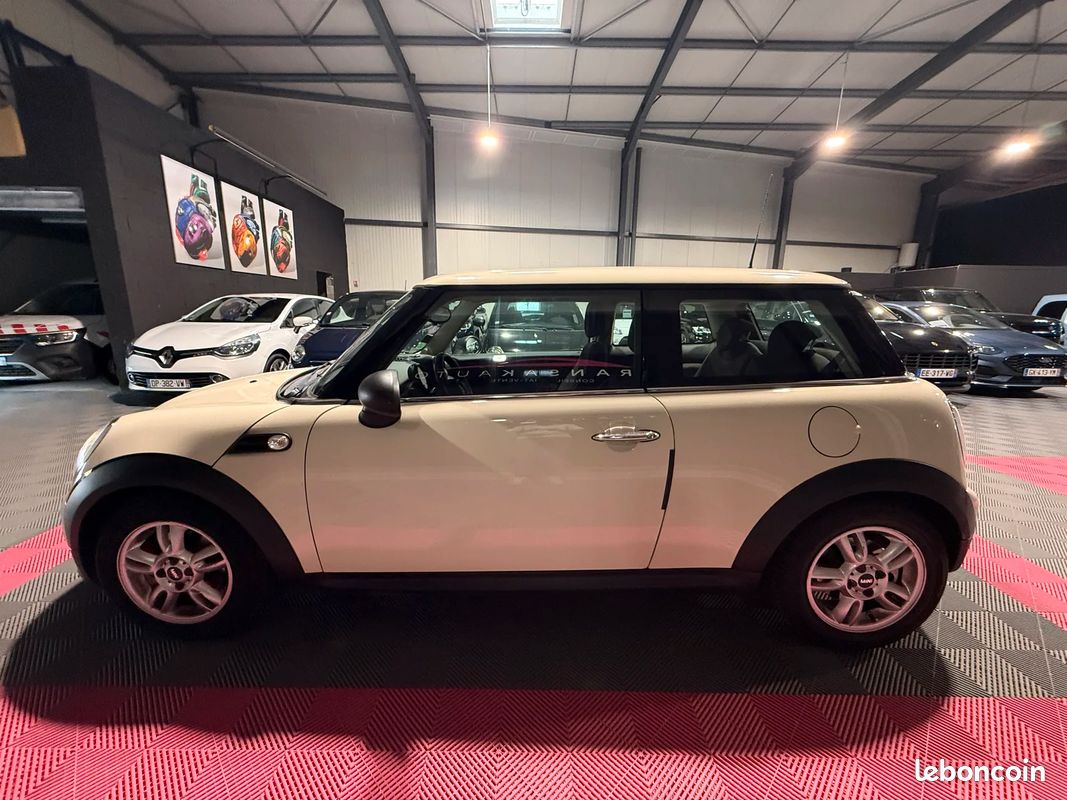 Mini COOPER (R56) LCI One 1.6 i 16V 98 CV + CLIM AUTO + PHARES AUTO (image 4)