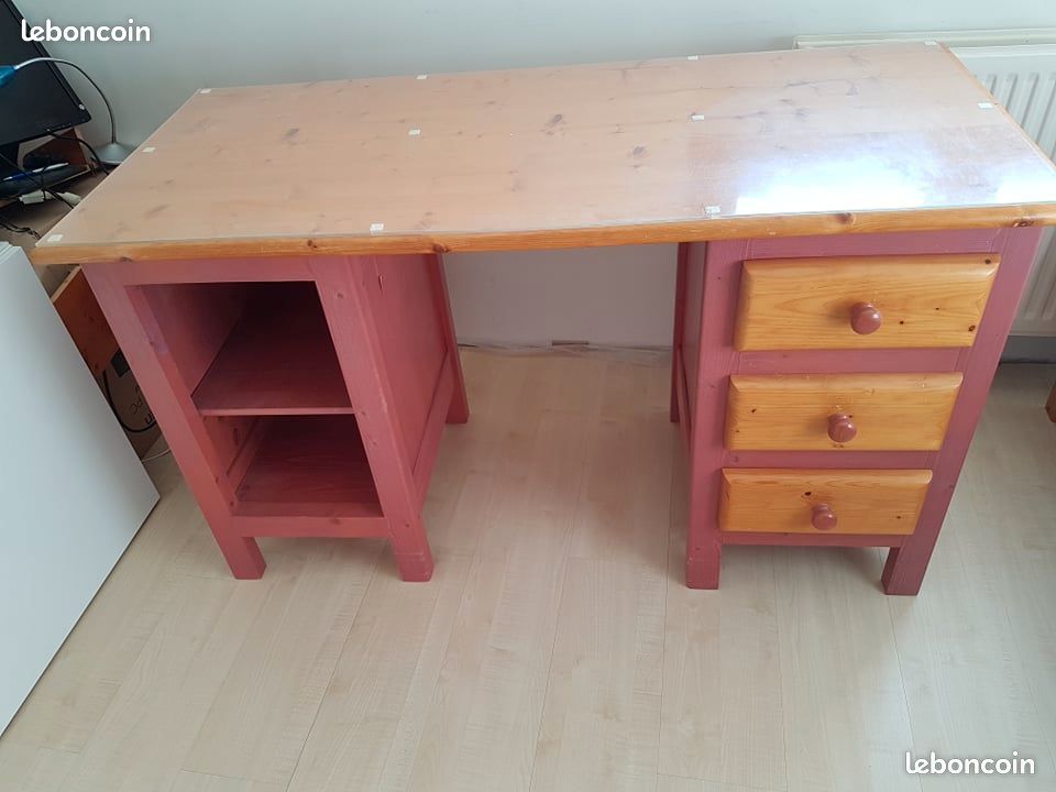 Bureau pin massif (image 1)