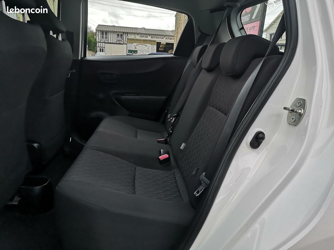 Toyota Yaris 1.0 VVTI 70 TENDANCE (image 13)