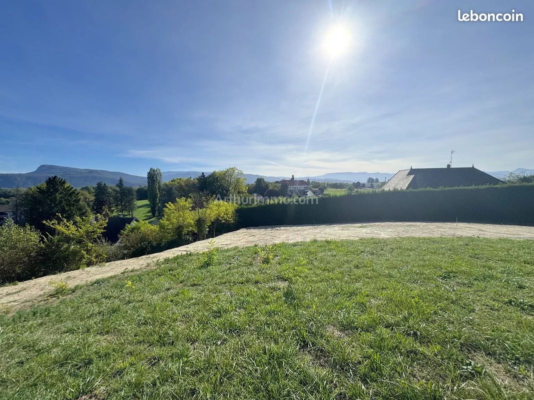 Terrain 818 m² · à Les Avenières Veyrins-Thuellin · 818 m² · 123 000 €