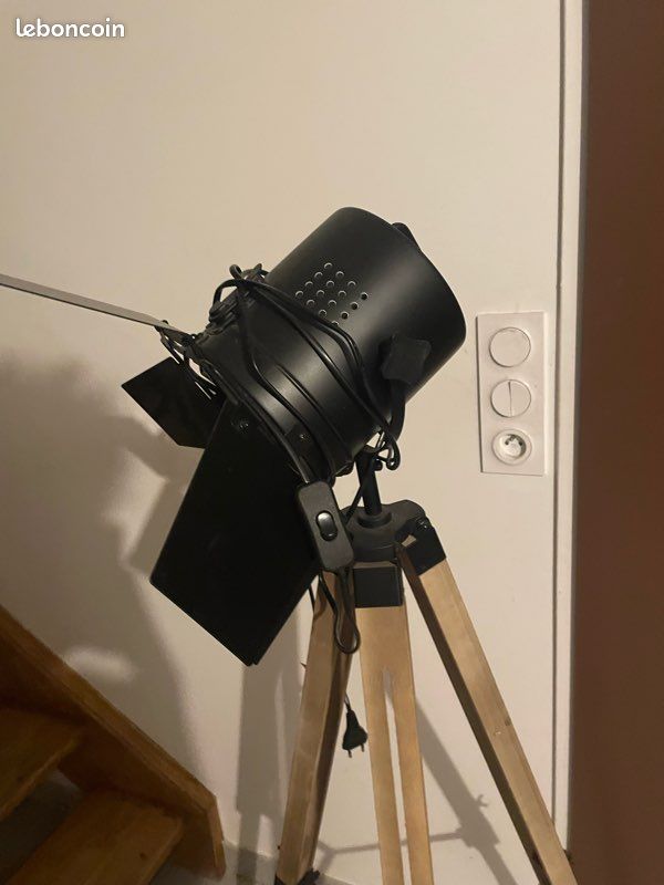Lampe sur trépied Conforama JL-033 (image 2)