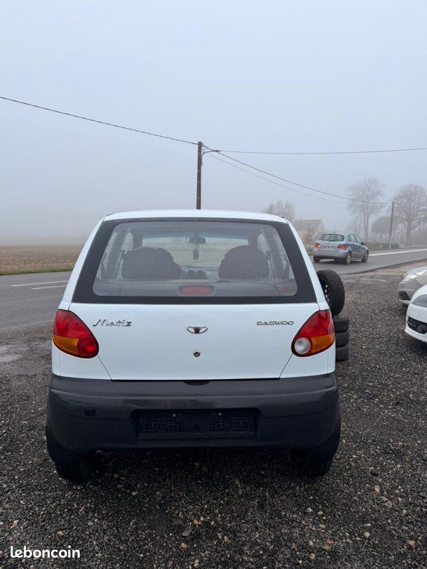 Daewoo Matiz PREMIER MAIN 52.000km d’origine, moteur 800cm3 essence, 2008 , très très économique, radio Cd KENWOOD Aux, 2 clés , PACK HIVER, supplémentaire 4 jantes avec 4 pneus hiver, révision fait (image 3)