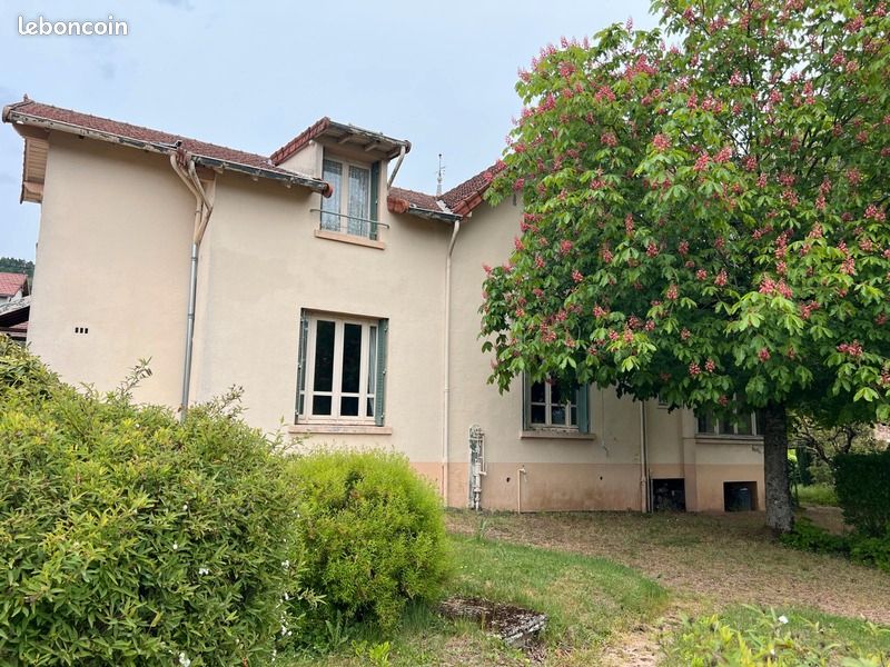 Maison 8 pièces 185 m² · à Chauffailles · 185 m² · 175 000 €