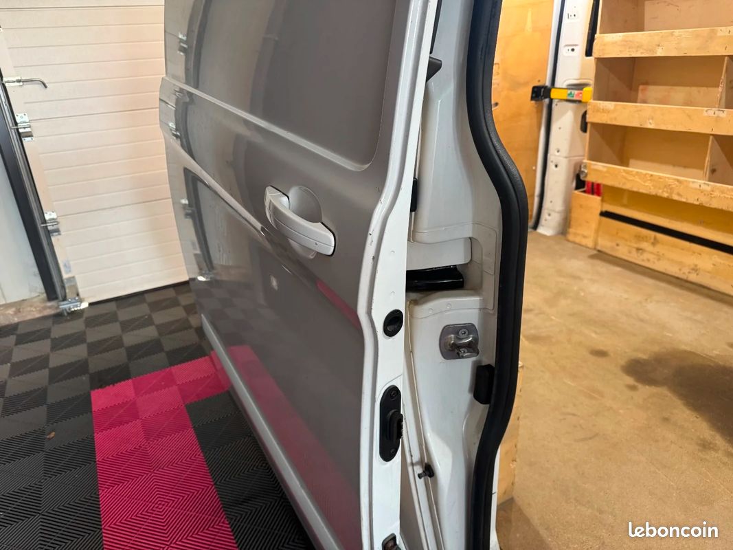 FORD TRANSIT CUSTOM FOURGON L1H1 2.0 ECOBLUE 185ch BVA SPORT | KIT DISTRIB OK / Vidange BVA OK & Révision OK (image 30)
