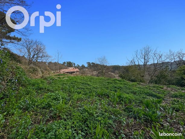 Terrain 3 082 m² Ailhon