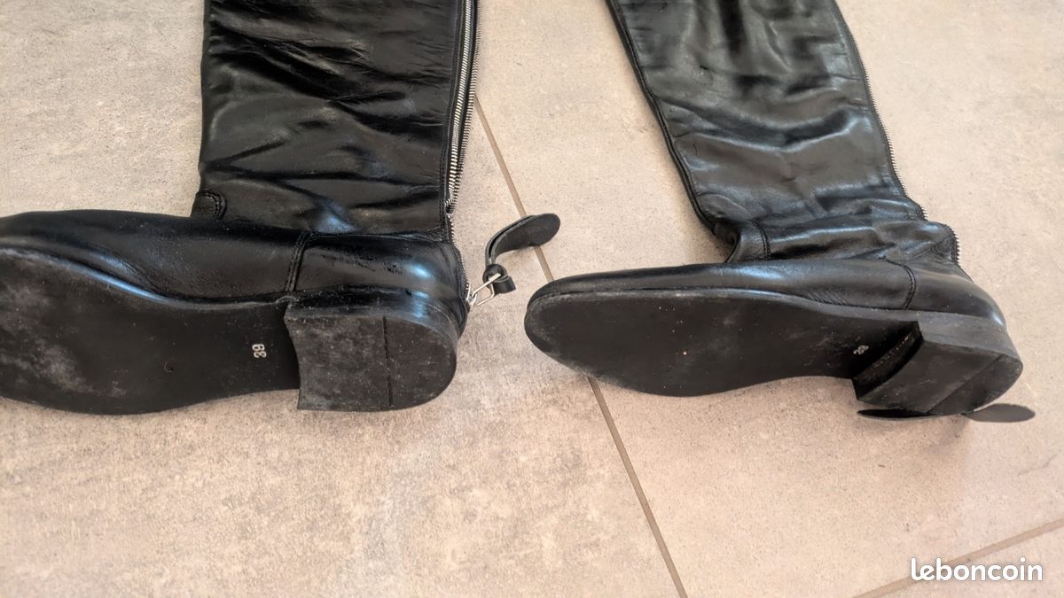 Bottes En Cuir Noir Taille 39 - Occasion En Bon état - Parfaites Pour Femme