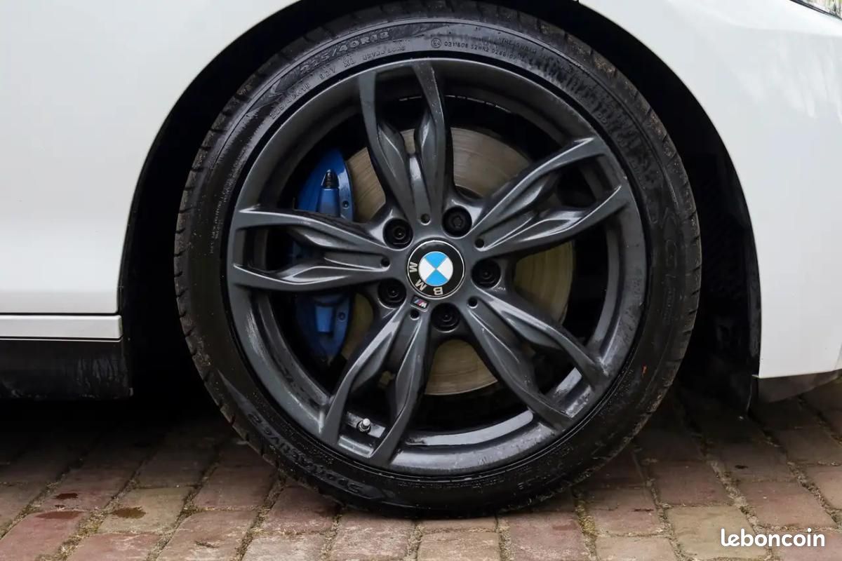 BMW M2 328 ch ARRIÈRE - BOITE MANUELLE M SPORT CAMÉRA D'AIDE AU STATIONNEMENT TOIT OUVRANT VOLANT... (image 8)