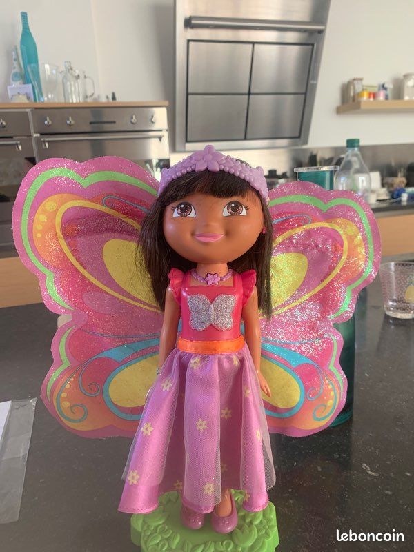 Poupée Dora L’exploratrice (image 1)